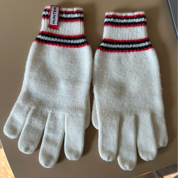 Hunter Hat and Glove Set - Picture 8 of 9